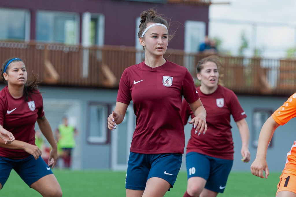 FK "Jelgava" sieviešu futbola komandas spēlētāja Nikola Estere Spiģēna | Foto: Ruslans Antropovs