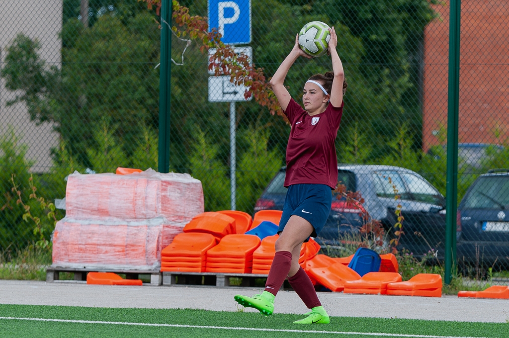 FK "Jelgava" sieviešu futbola komandas spēlētāja Nikola Estere Spiģēna | Foto: Ruslans Antropovs