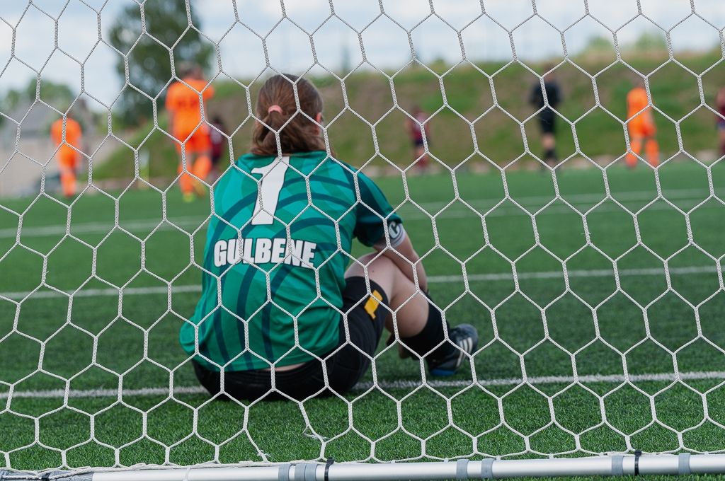 FB "Gulbene/ZAFC" vārtsardze un komandas kapteine Linda Vīksniņa pēc zaudētiem vārtiem | Foto: Ruslans Antropovs