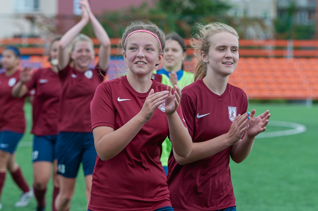 FK "Jelgava" sieviešu futbola komanda pēc spēles ar FB "Gulbene/ZAFC" | Foto: Ruslans Antropovs