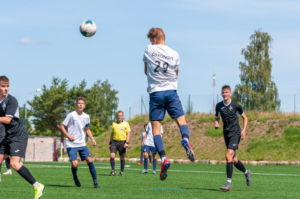 Jaunatnes čempionāta futbolā meistarības grupas U-18 vecuma jauniešu otrās kārtas spēle starp FS “Jelgava” un Jēkabpils SS komandām 2020. gada 15. jūlijā