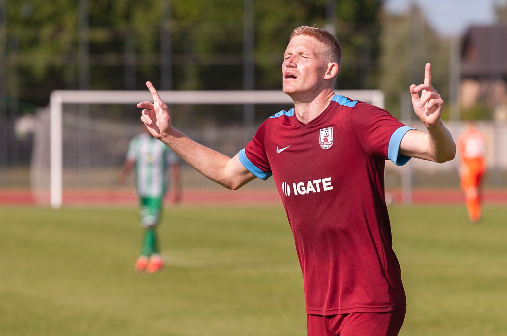 Divu vārtu autors, FK "Jelgava" uzbrucējs Jurijs Zaharkivs