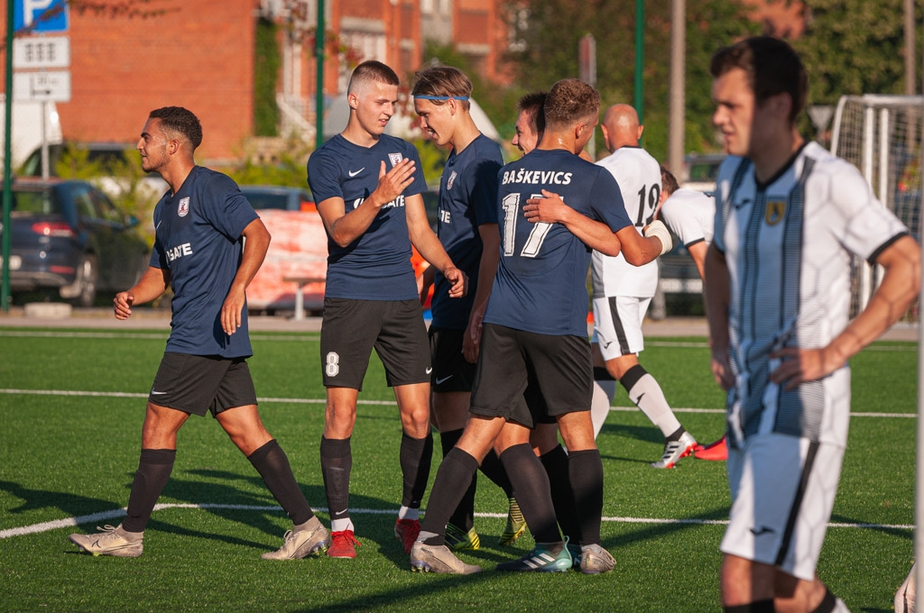 Jelgavnieki sveicina Ralfu Maslovu pēc gūtiem vārtiem