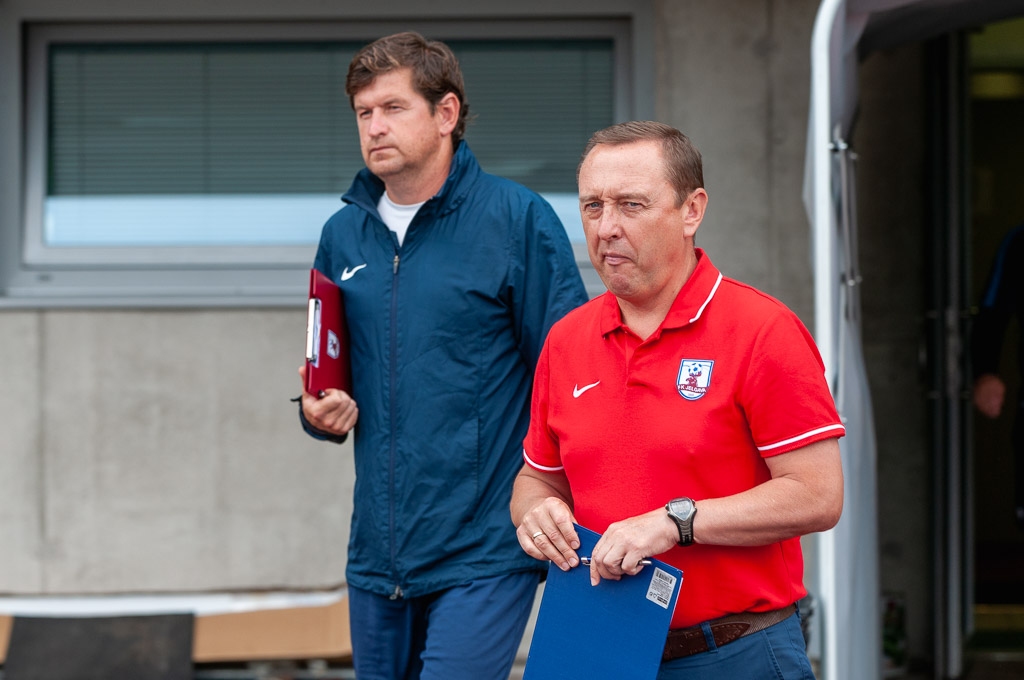 No kreisās: vārtsargu treneris Sergejs Diguļovs un FK "Jelgava" galvenais treneris Oļegs Kubarevs